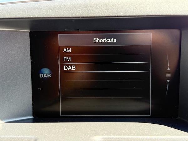 Used Volvo XC60 2015 for sale - 75134845: Photo 25