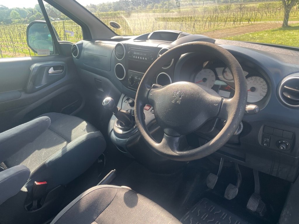 Vehicle 29