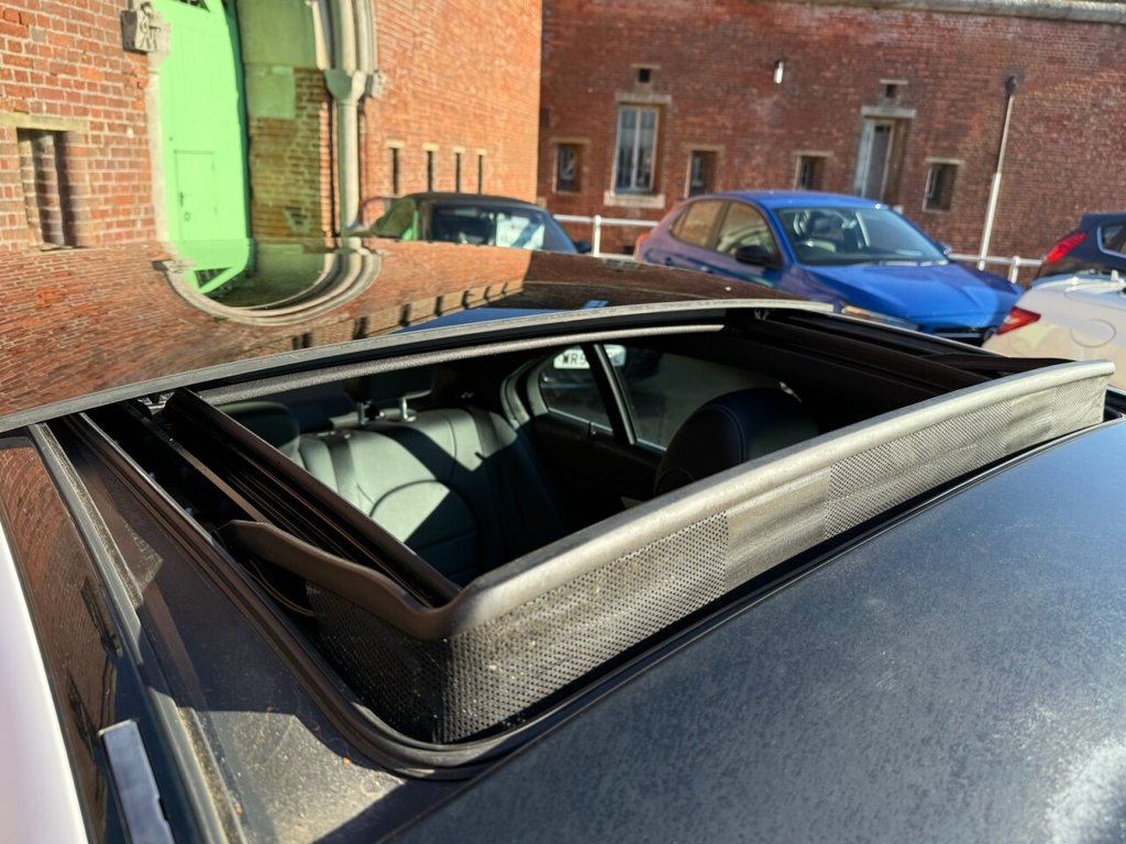 Used Mercedes-Benz C Class 2015 for sale - 76617733: Photo 34