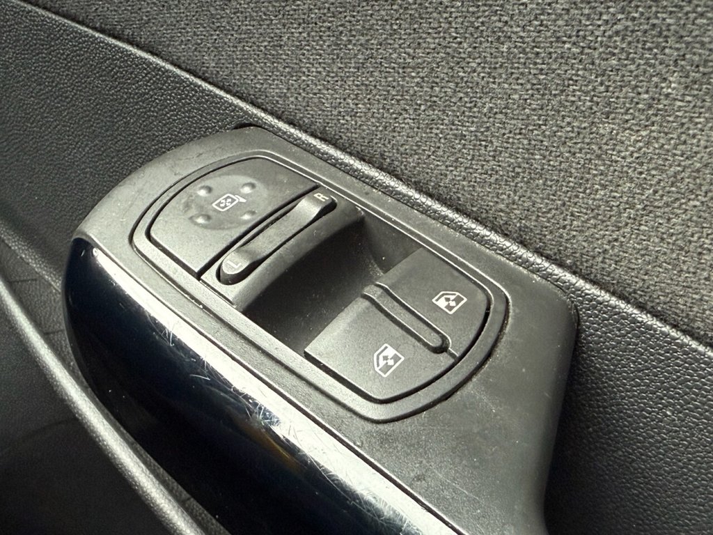 Used Vauxhall Corsa 2014 for sale - 76445740: Photo 35