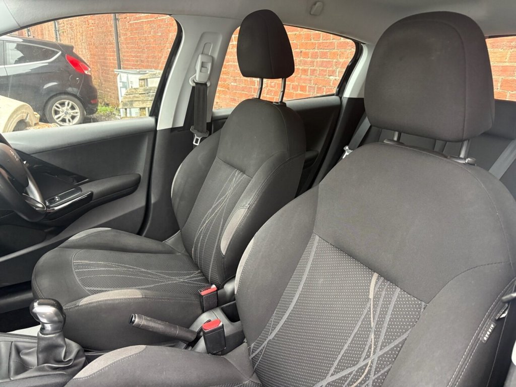 Used Peugeot 208 2014 for sale - 77089139: Photo 13