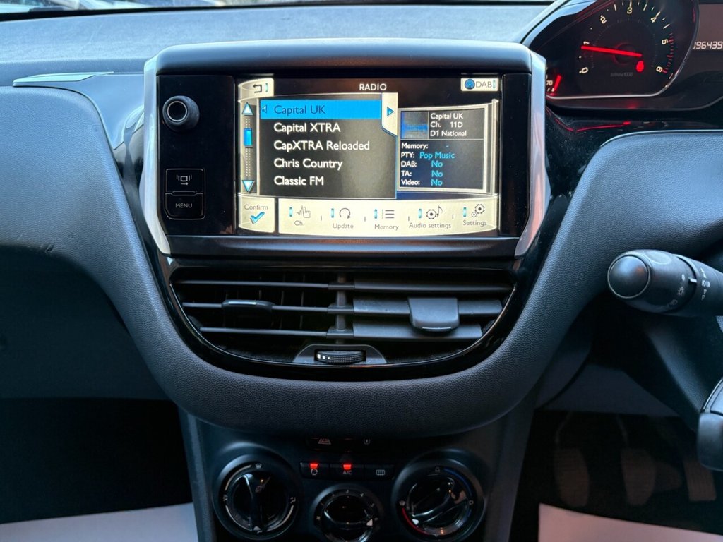 Used Peugeot 208 2014 for sale - 77089139: Photo 14