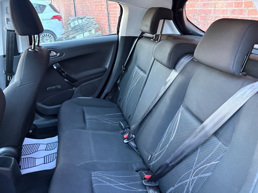 Used Peugeot 208 2014 for sale - 77089139: Photo 15