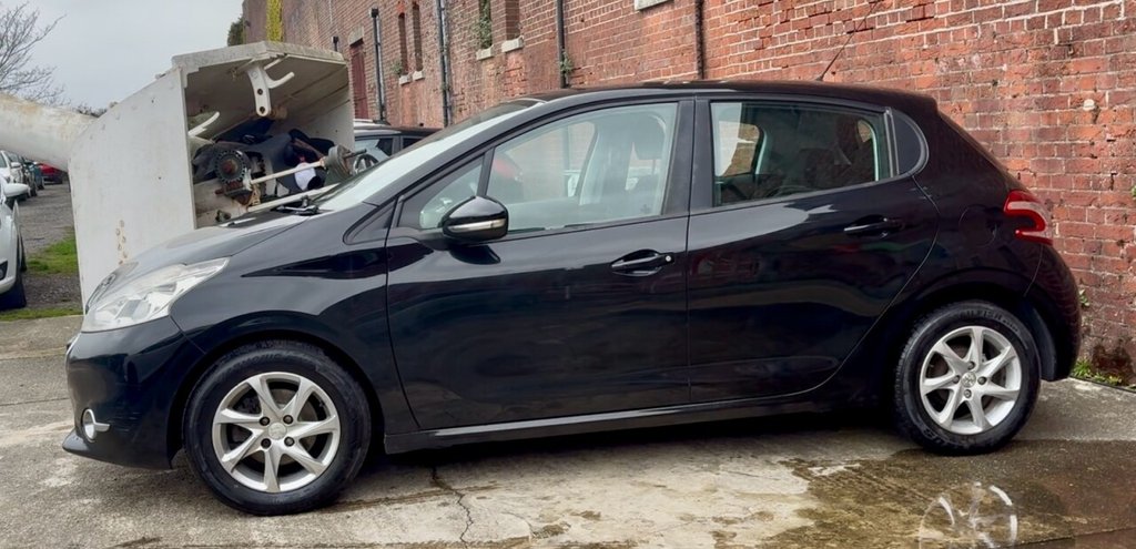 Used Peugeot 208 2014 for sale - 77089139: Photo 19