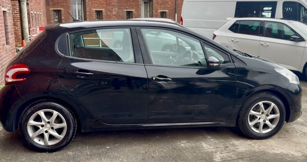 Used Peugeot 208 2014 for sale - 77089139: Photo 43