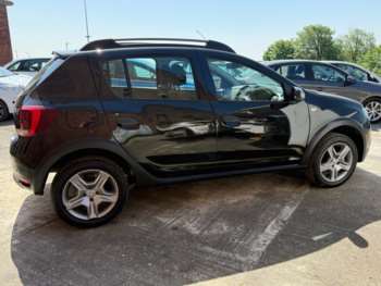 Used Dacia Sandero Stepway 2018 for sale - 74747190: Photo