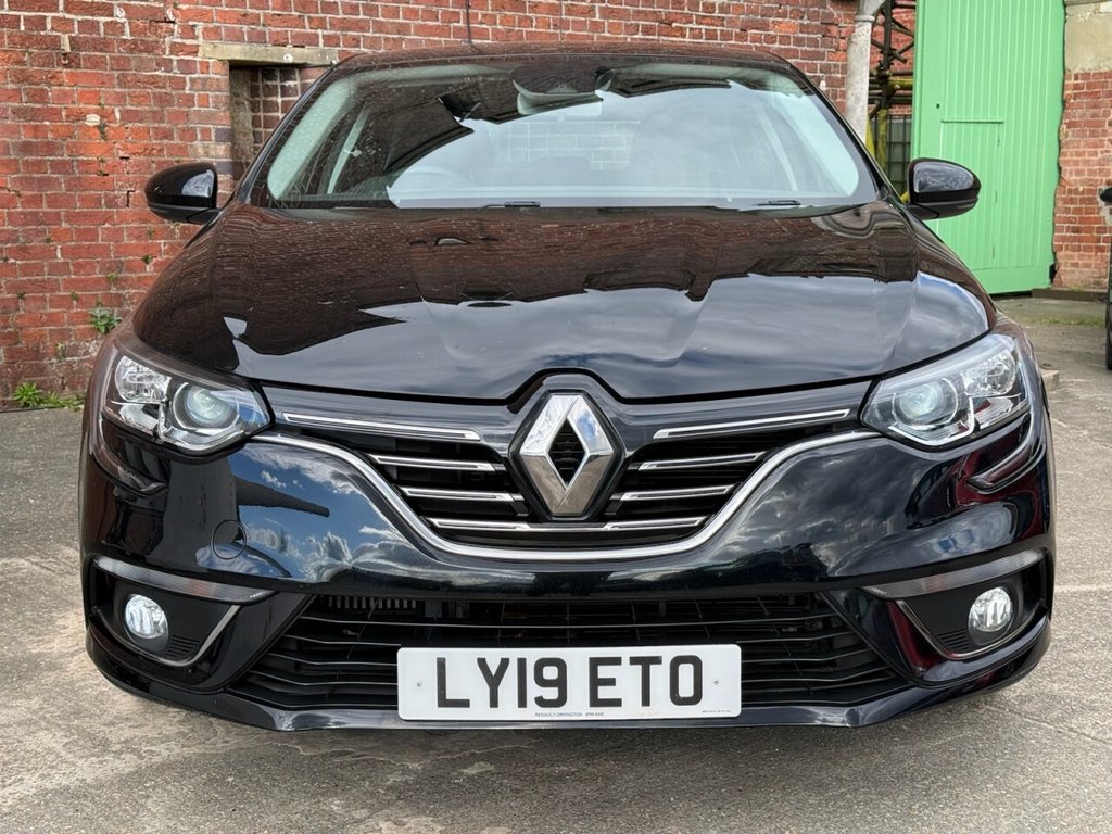 Used Renault Megane 2019 for sale - 78069310: Photo 2