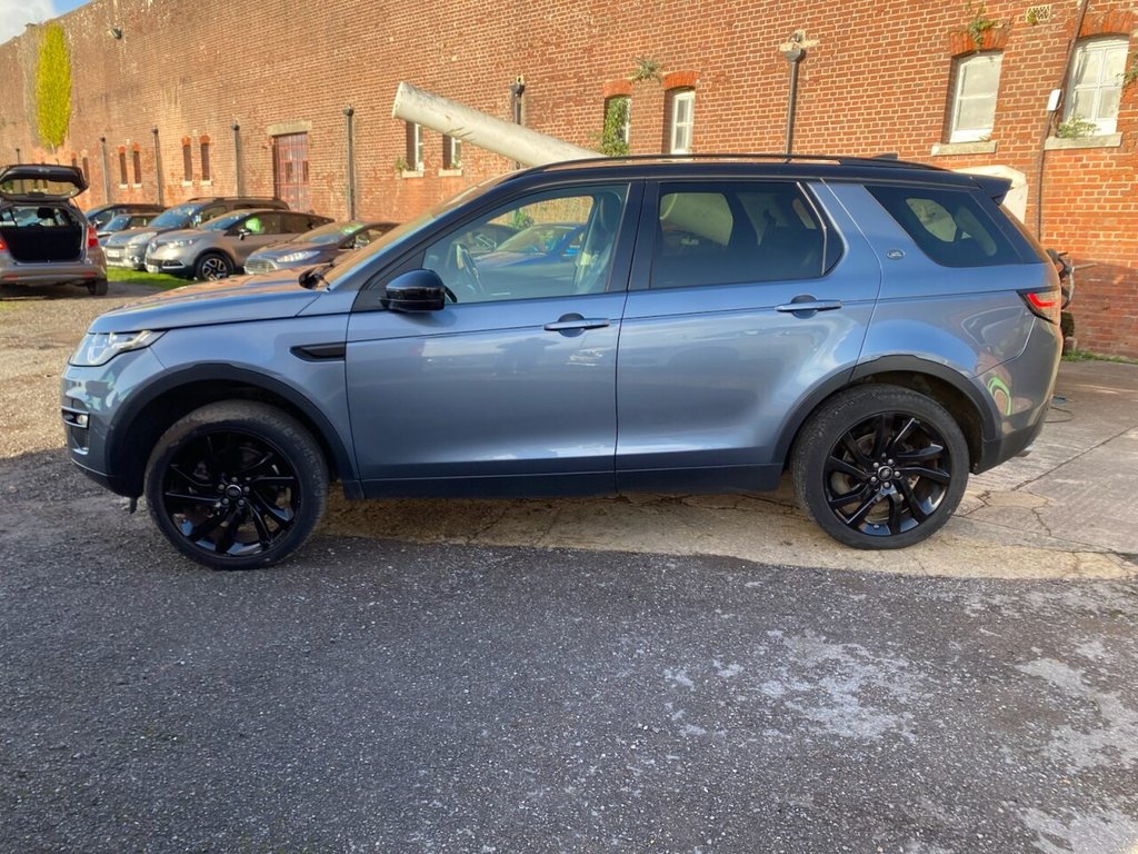 Used Land Rover Discovery Sport 2018 for sale - 76740480: Photo 3