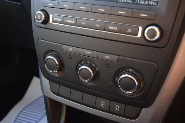 Used Skoda Yeti 2015 for sale - 74105554: Photo 15