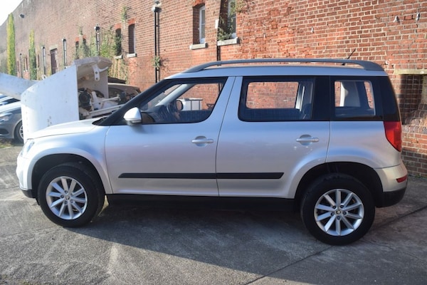 Used Skoda Yeti 2015 for sale - 74105554: Photo 4