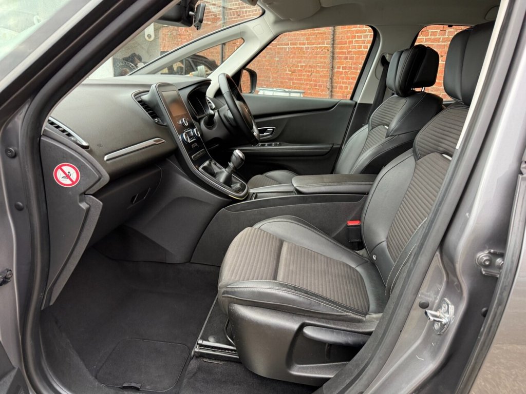 Used Renault Grand Scenic 2017 for sale - 76481838: Photo 14
