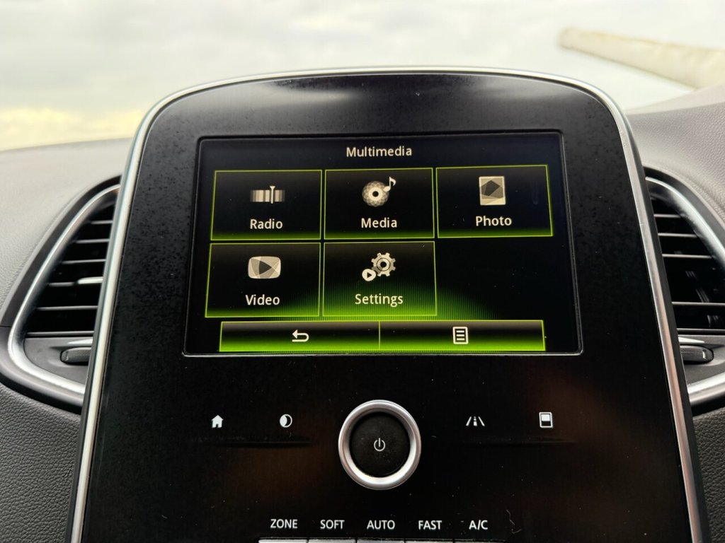 Used Renault Grand Scenic 2017 for sale - 76481838: Photo 18