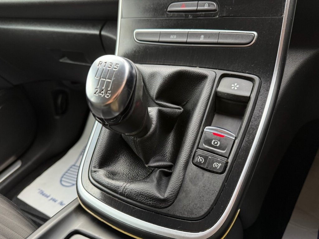 Used Renault Grand Scenic 2017 for sale - 76481838: Photo 21