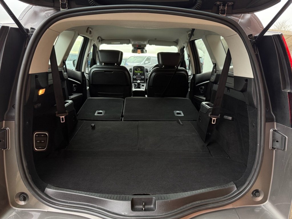 Used Renault Grand Scenic 2017 for sale - 76481838: Photo 35