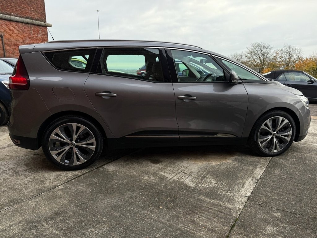 Used Renault Grand Scenic 2017 for sale - 76481838: Photo 7