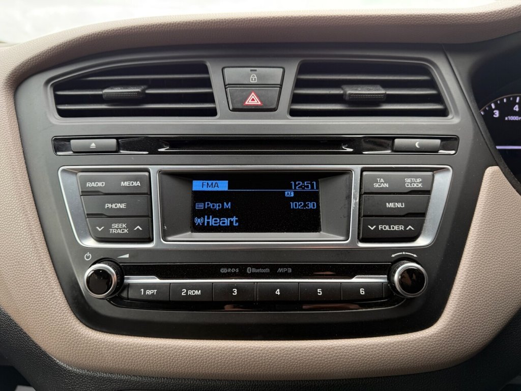 Used Hyundai i20 2015 for sale - 76323650: Photo 15