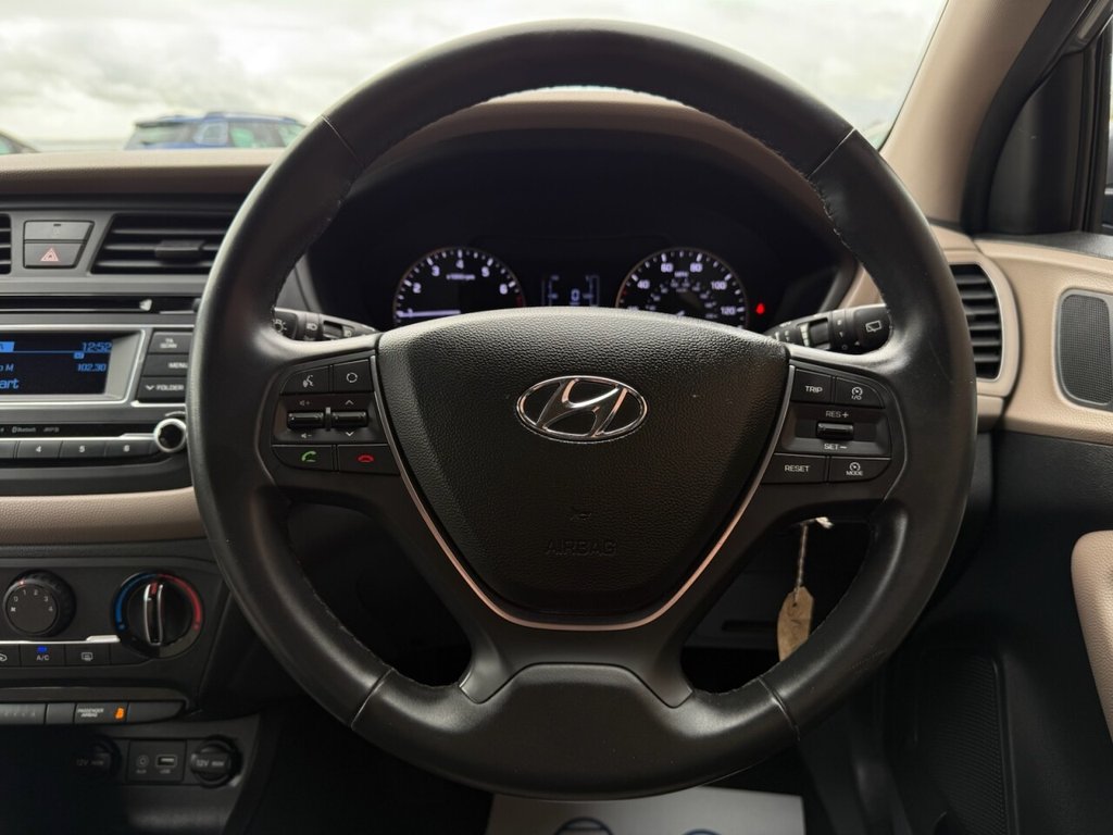 Used Hyundai i20 2015 for sale - 76323650: Photo 19