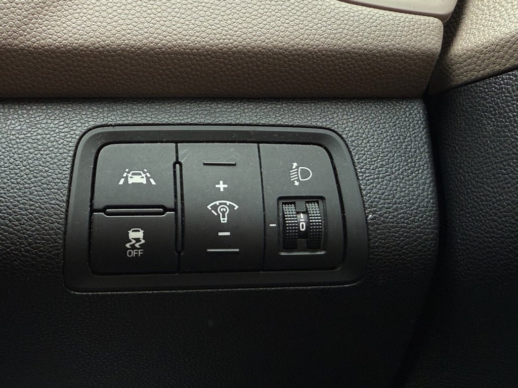 Used Hyundai i20 2015 for sale - 76323650: Photo 25