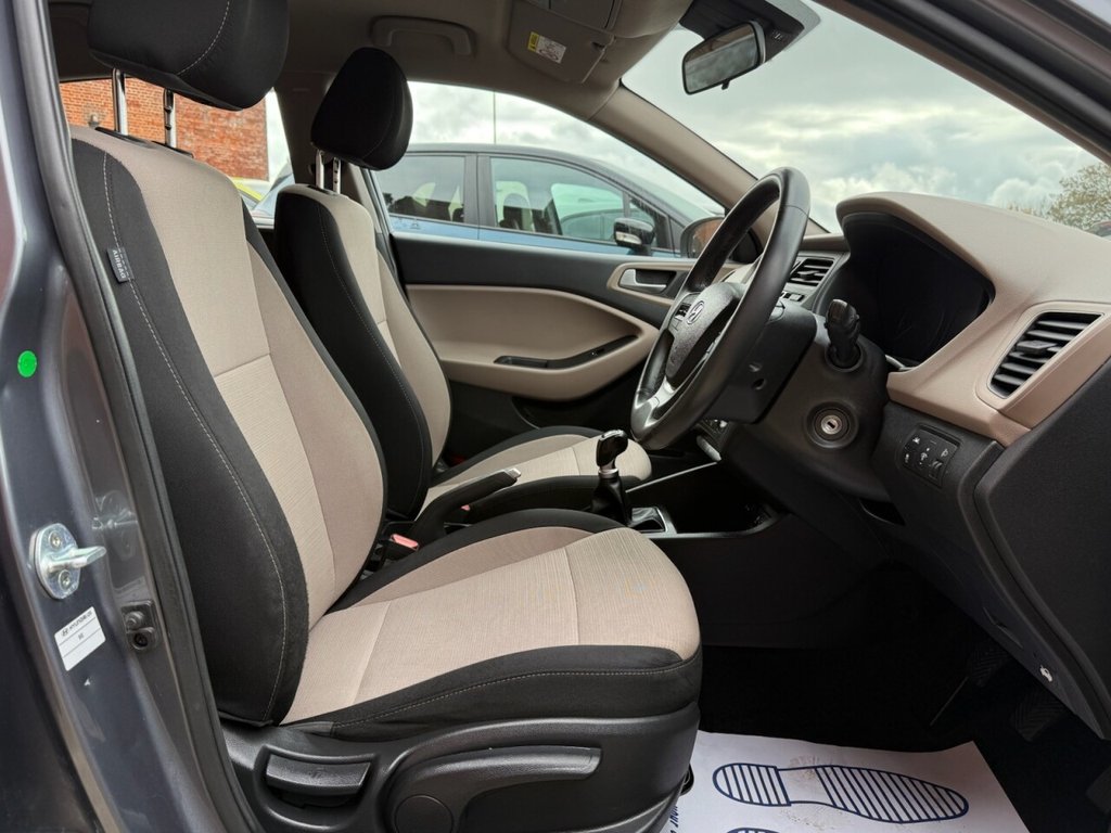 Used Hyundai i20 2015 for sale - 76323650: Photo 9