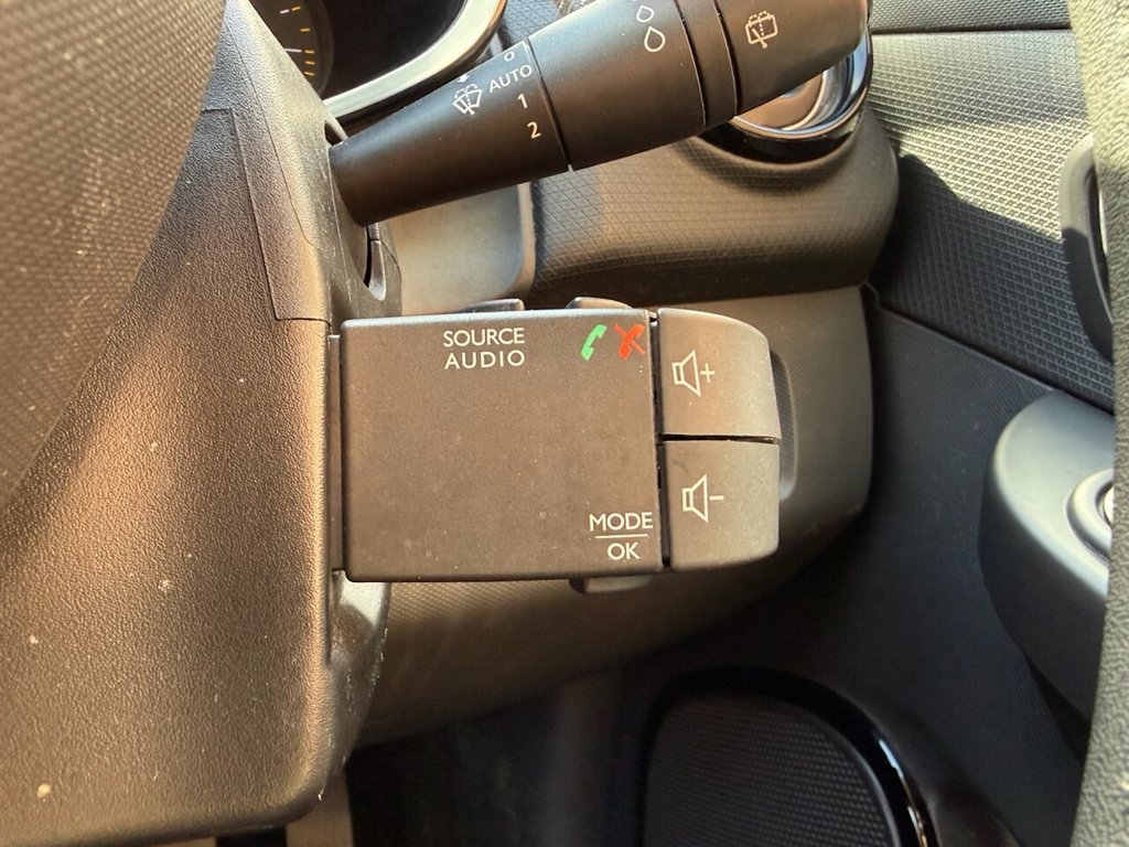 Used Renault Clio 2015 for sale - 78110160: Photo 14