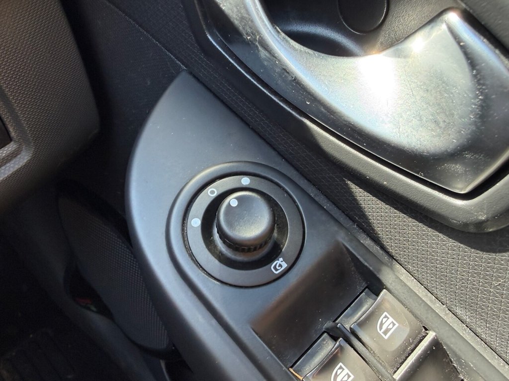 Used Renault Clio 2015 for sale - 78110160: Photo 16