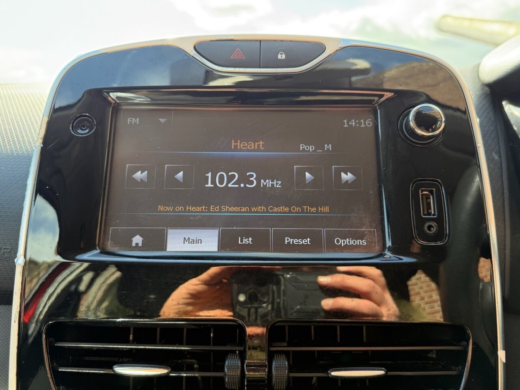 Used Renault Clio 2015 for sale - 78110160: Photo 18