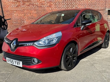 Used Renault Clio 2015 for sale - 78110160: Photo