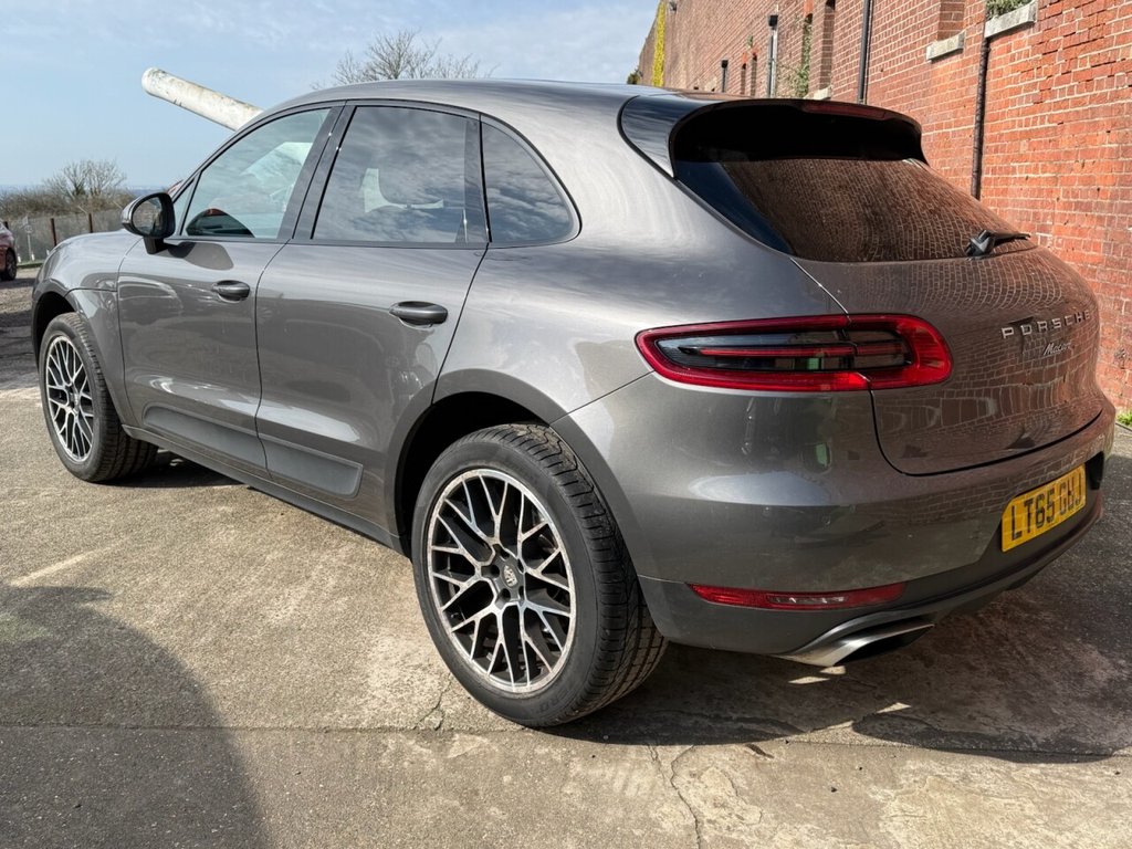 Used Porsche Macan 2015 for sale - 77288055: Photo 4
