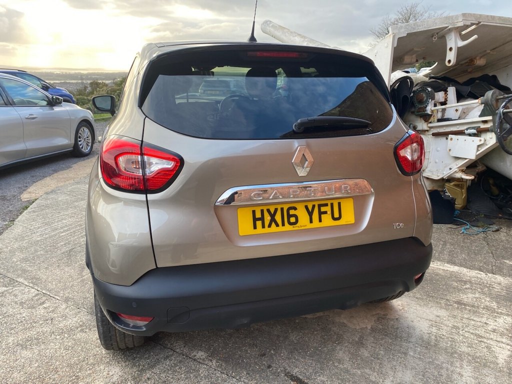 Used Renault Captur 2016 for sale - 76356790: Photo 3