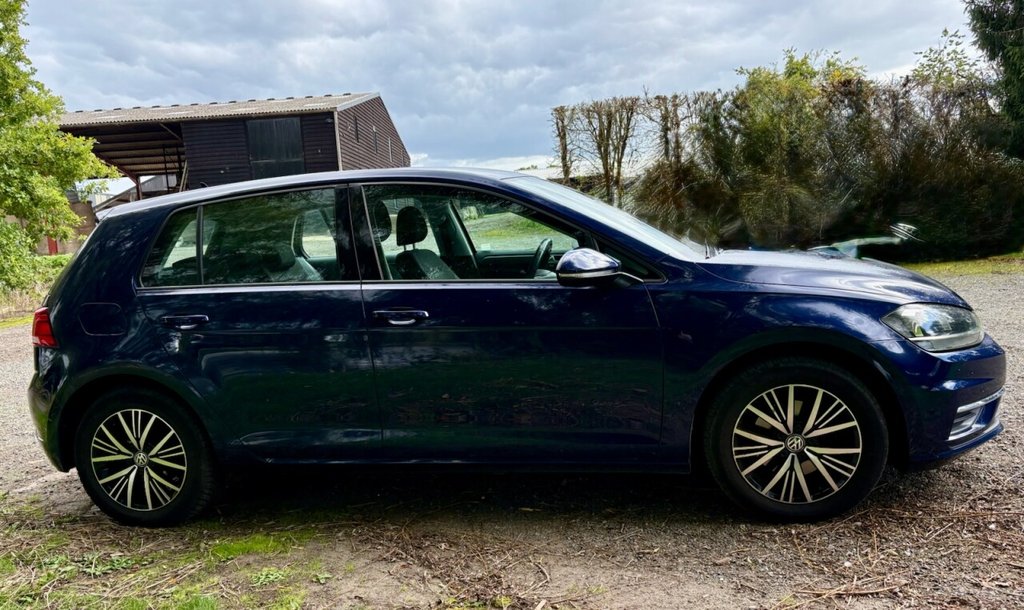 Used Volkswagen Golf 2017 for sale - 75986307: Photo 47