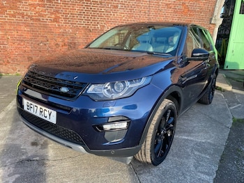 Used Land Rover Discovery Sport 2017 for sale - 77027532: Photo