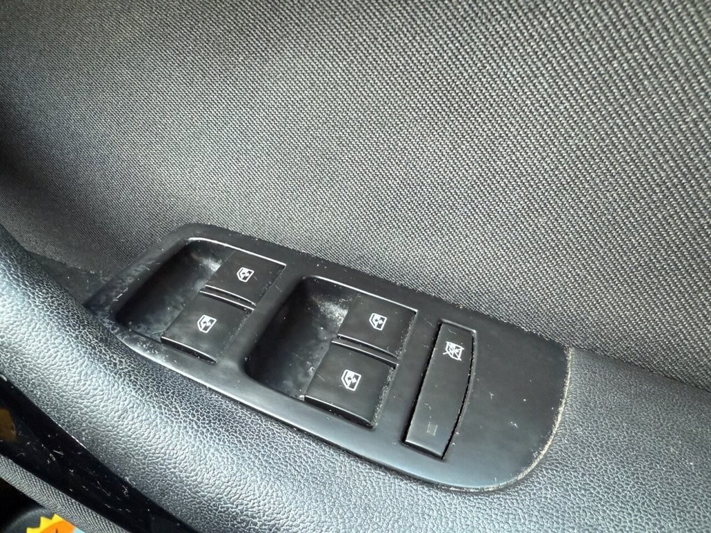 Used Vauxhall Zafira Tourer 2015 for sale - 77122109: Photo 29