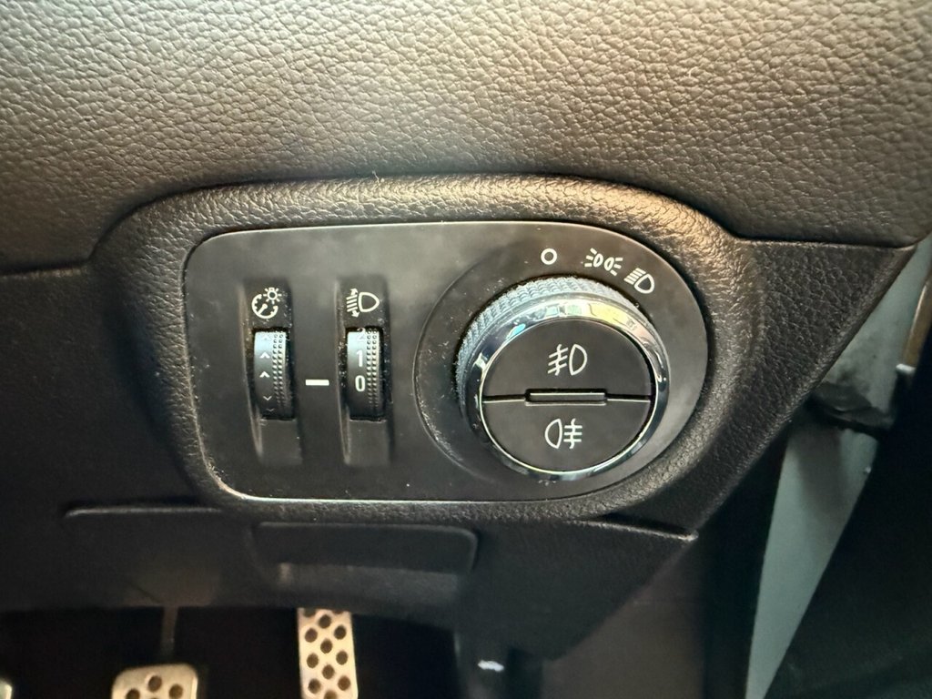 Used Vauxhall Zafira Tourer 2015 for sale - 77122109: Photo 30