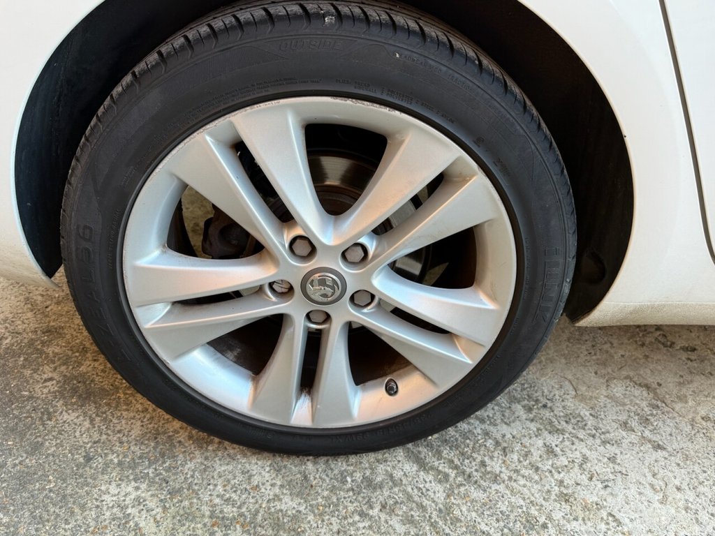 Used Vauxhall Zafira Tourer 2015 for sale - 77122109: Photo 31