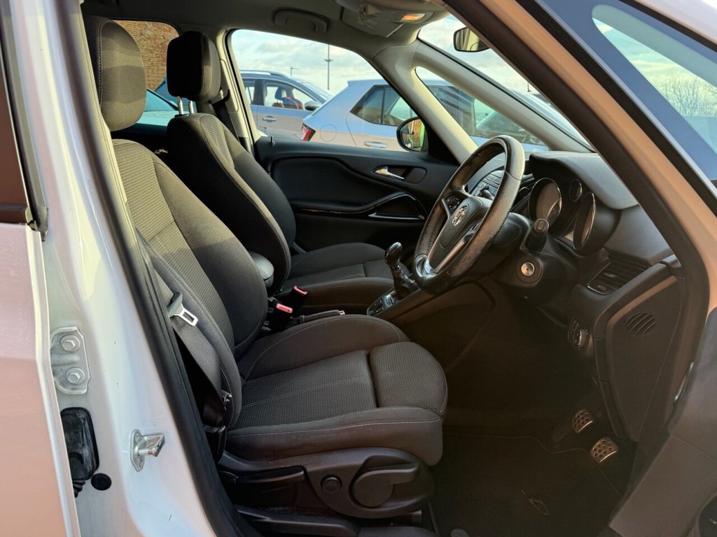 Used Vauxhall Zafira Tourer 2015 for sale - 77122109: Photo 9