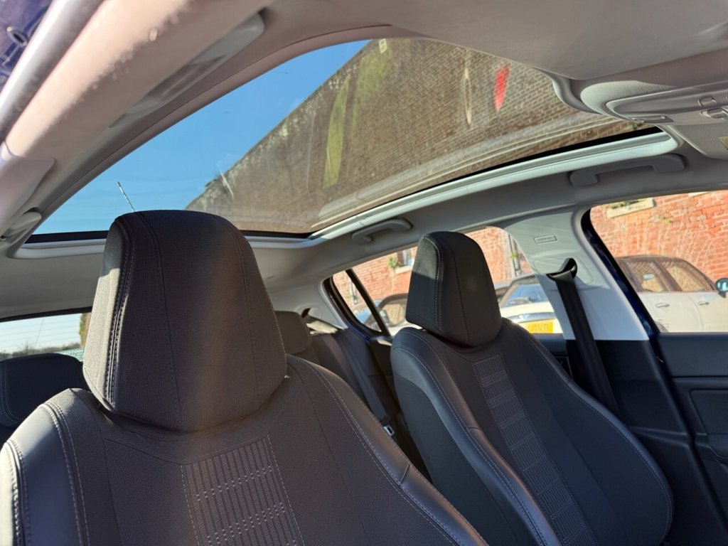 Used Peugeot 308 2018 for sale - 77978933: Photo 18