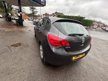 Used Vauxhall Astra 2010 for sale - 77261476: Photo