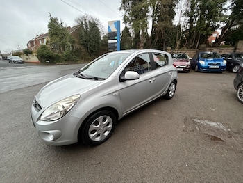 Used Hyundai i20 2010 for sale - 77337026: Photo
