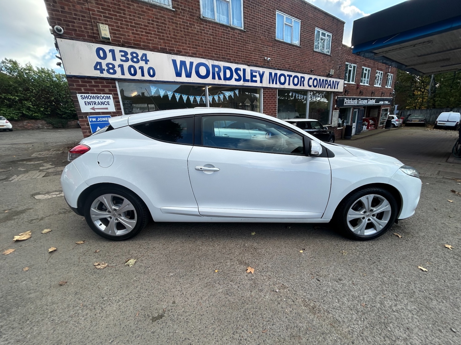 Used Renault Megane 2011 for sale - 76352578: Photo 1