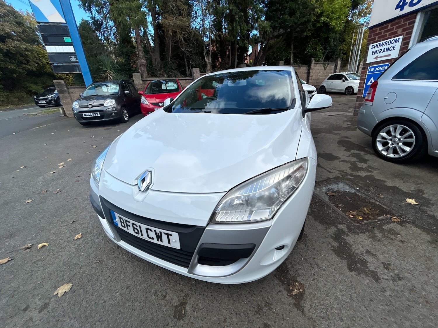 Used Renault Megane 2011 for sale - 76352578: Photo 2