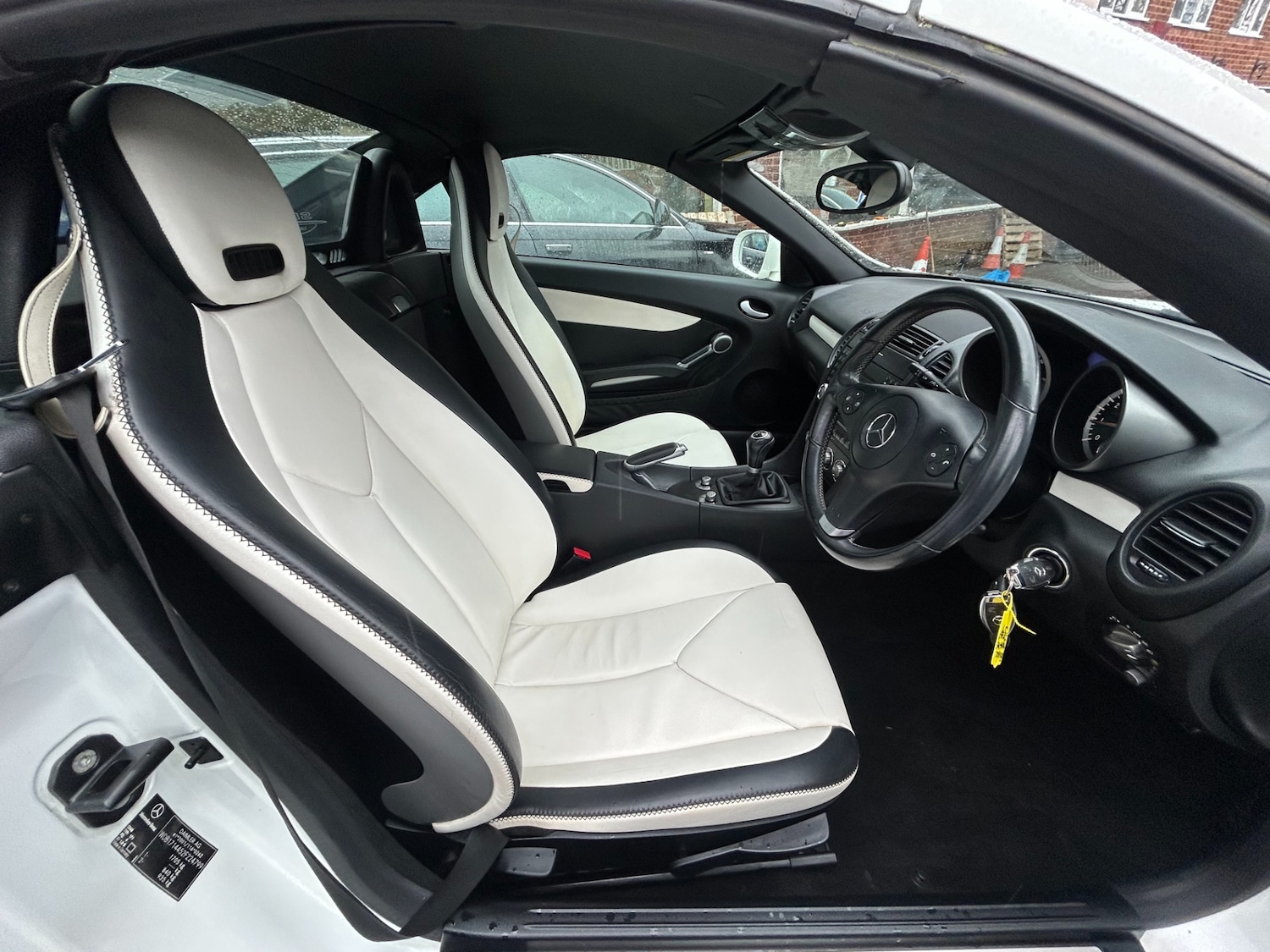 Used Mercedes-Benz SLK 2009 for sale - 77902775: Photo 21