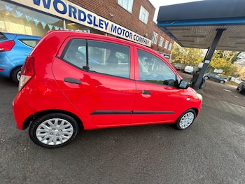 Used Hyundai i10 2010 for sale - 76531788: Photo