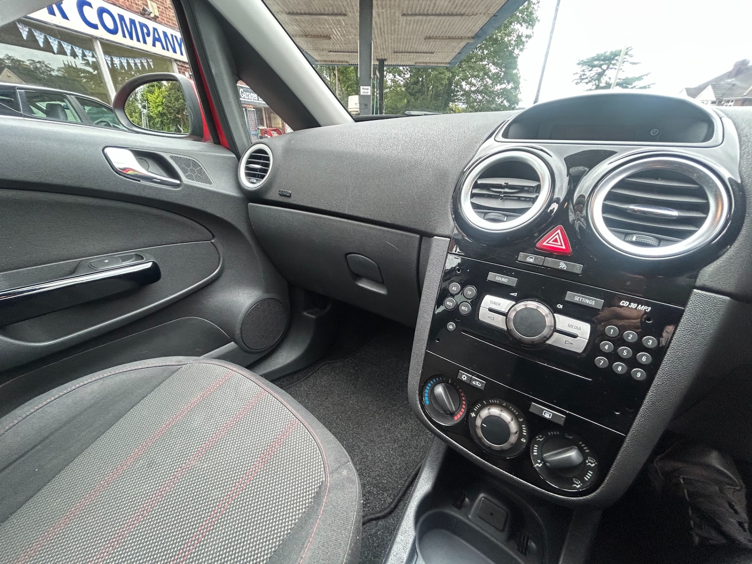 Used Vauxhall Corsa 2013 for sale - 75995430: Photo 9