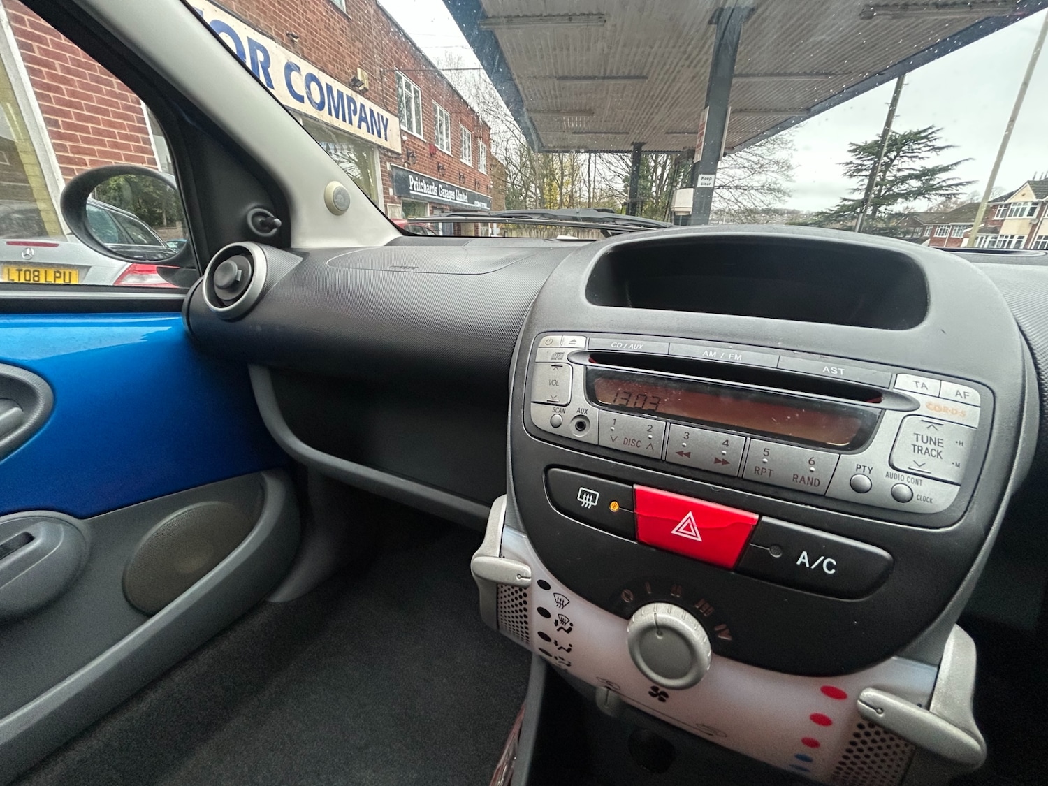 Used Toyota AYGO 2011 for sale - 76763113: Photo 16