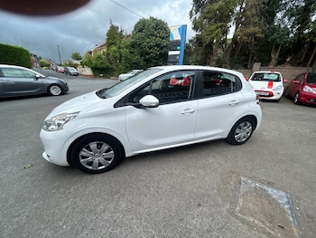 Used Peugeot 208 2013 for sale - 75512177: Photo