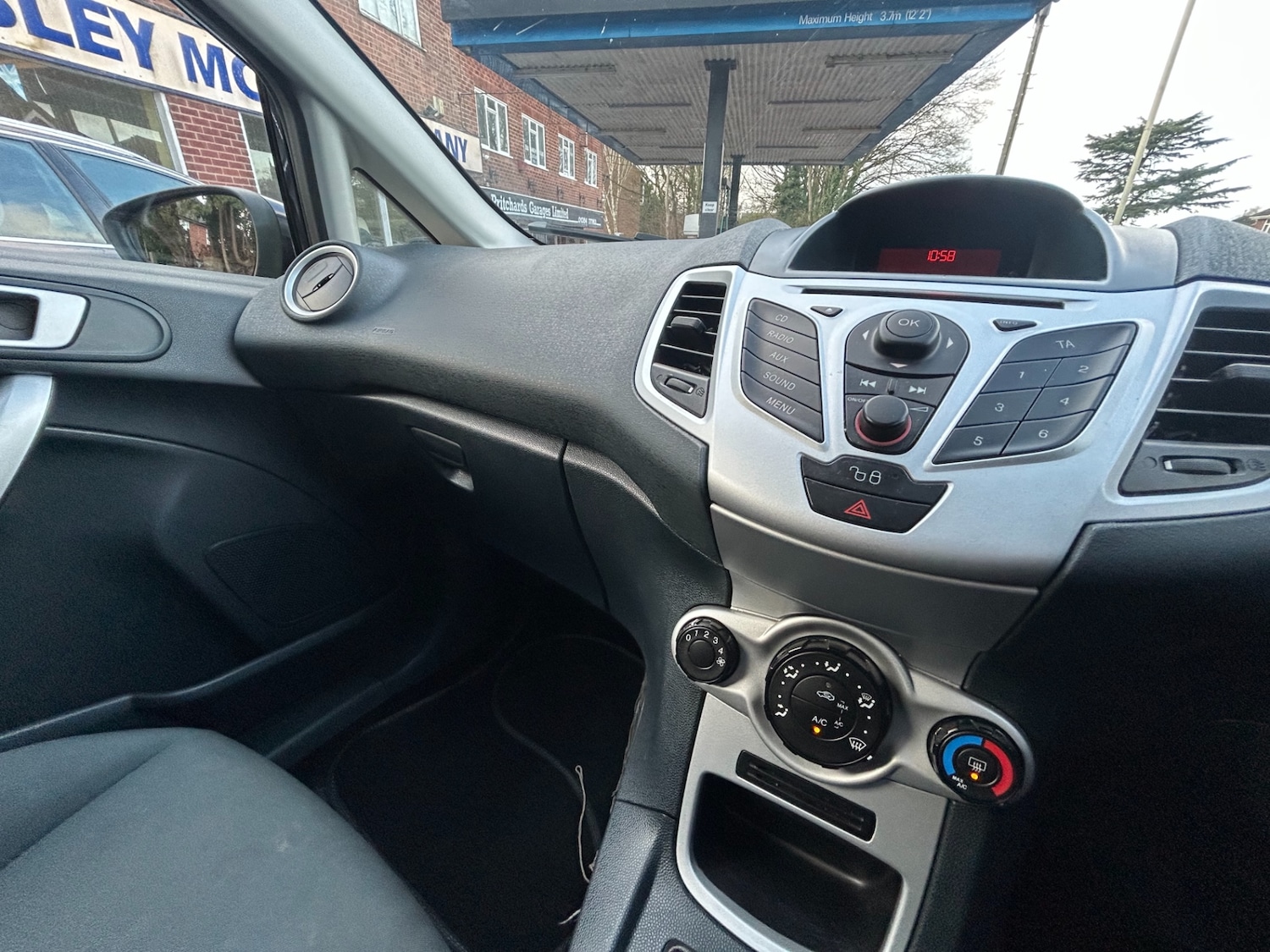 Used Ford Fiesta 2011 for sale - 76891566: Photo 12