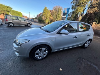 Used Hyundai i30 2010 for sale - 76968430: Photo