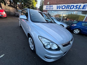 Used Hyundai i30 2010 for sale - 76968430: Photo