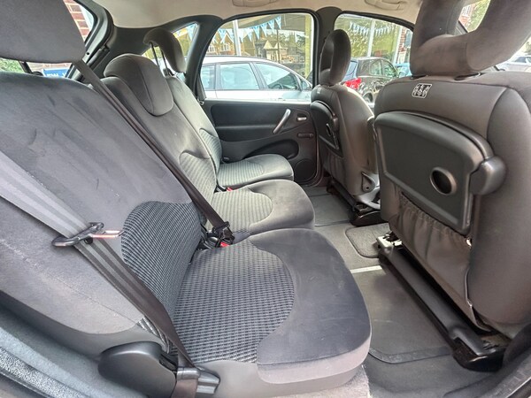 Used Citroen Xsara Picasso 2009 for sale - 75982459: Photo 7