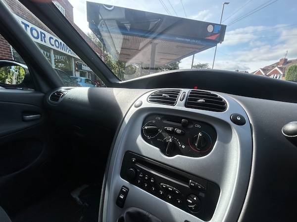 Used Citroen Xsara Picasso 2009 for sale - 75982459: Photo 8